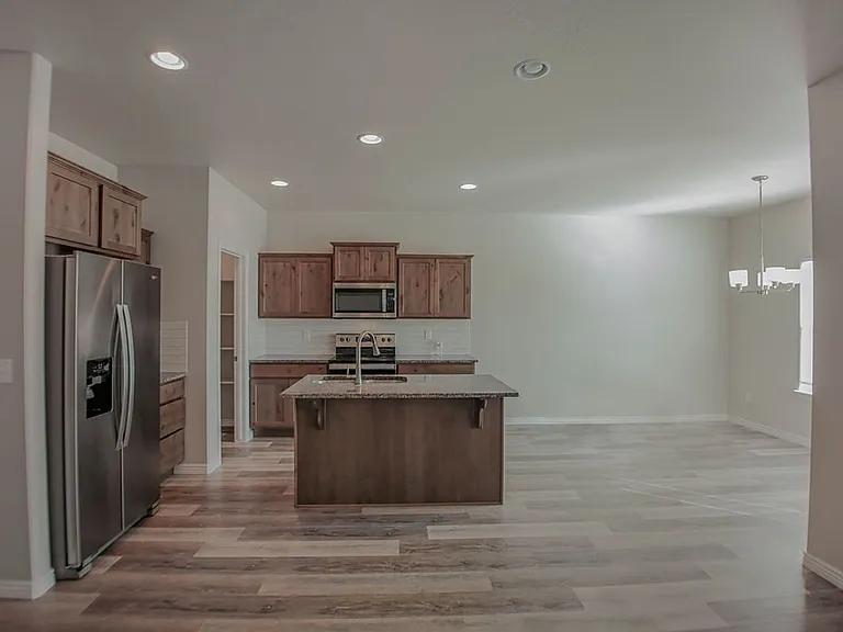 735 Shadowleaf Ave — Photo 8