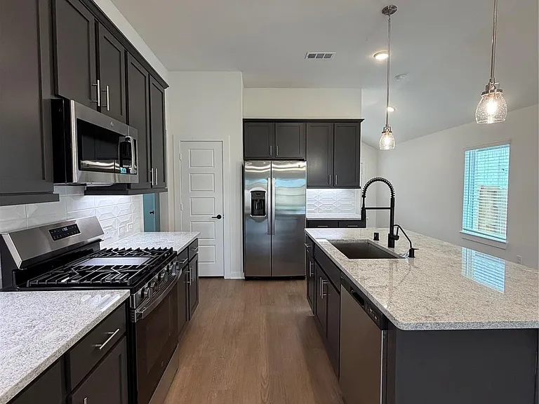 8123 Kay Harbor Dr — Photo 6
