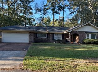 190 Quail Rd, Richmond Hill, GA 31324