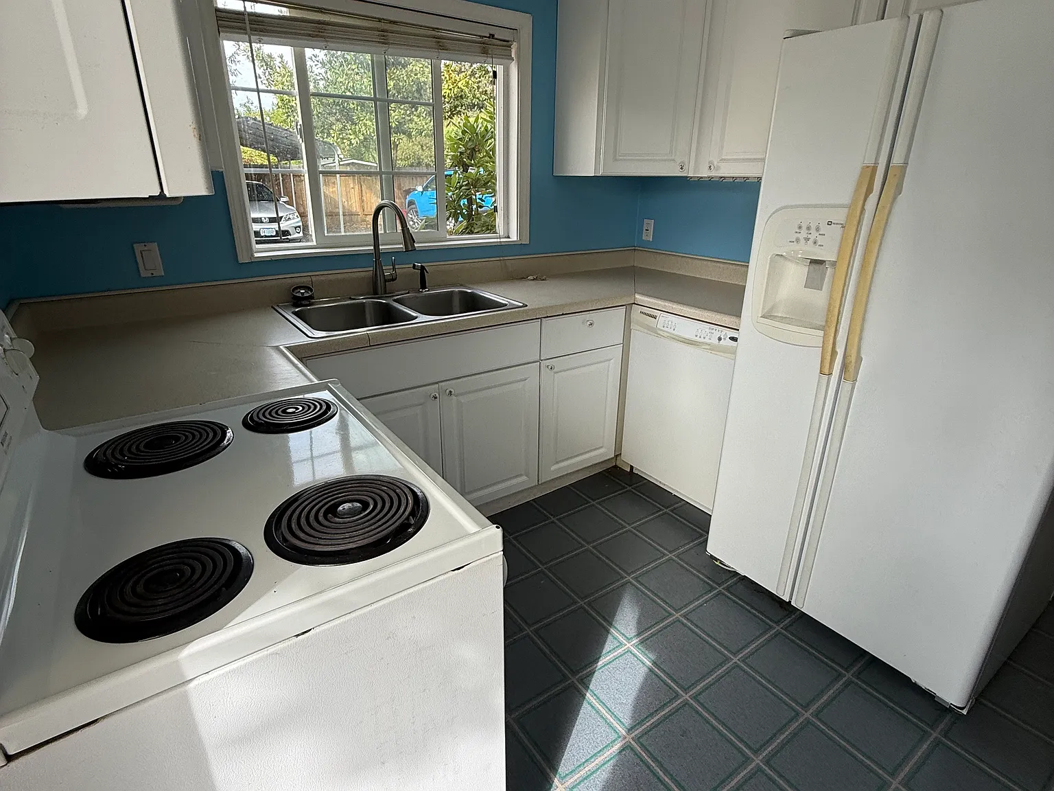 1 bed, 750 sqft, $1,300 — Photo 2