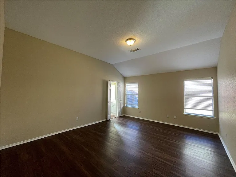 4601 Saint Thomas Pl — Photo 6