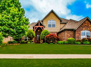 3807 SW Plateau Blvd, Bentonville, AR 72712