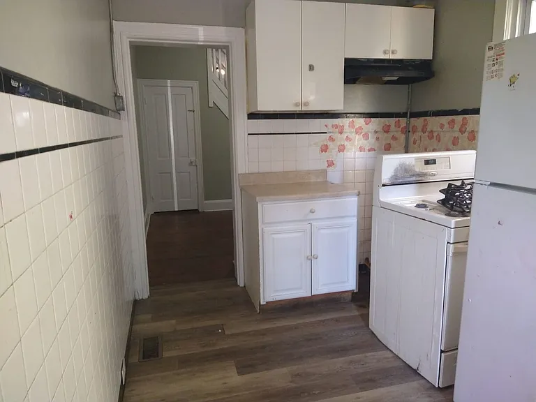 837 Genesee St — Photo 12