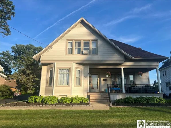 293 E Main St, Fredonia, NY 14063