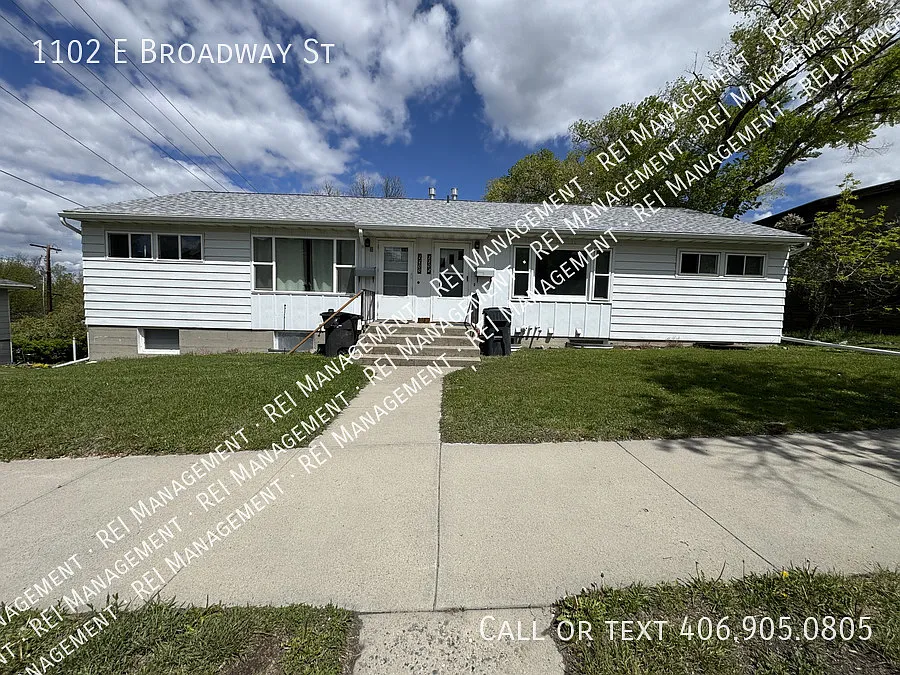 1102 E Broadway St