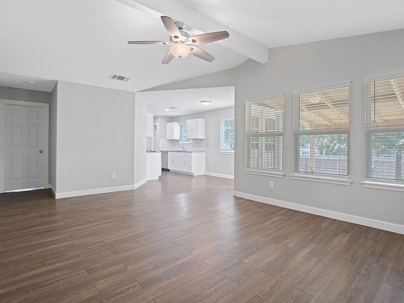 4th image of 12224 Shropshire Blvd