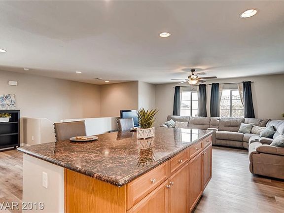 3rd image of 10081 Emerald Edgewater Ct