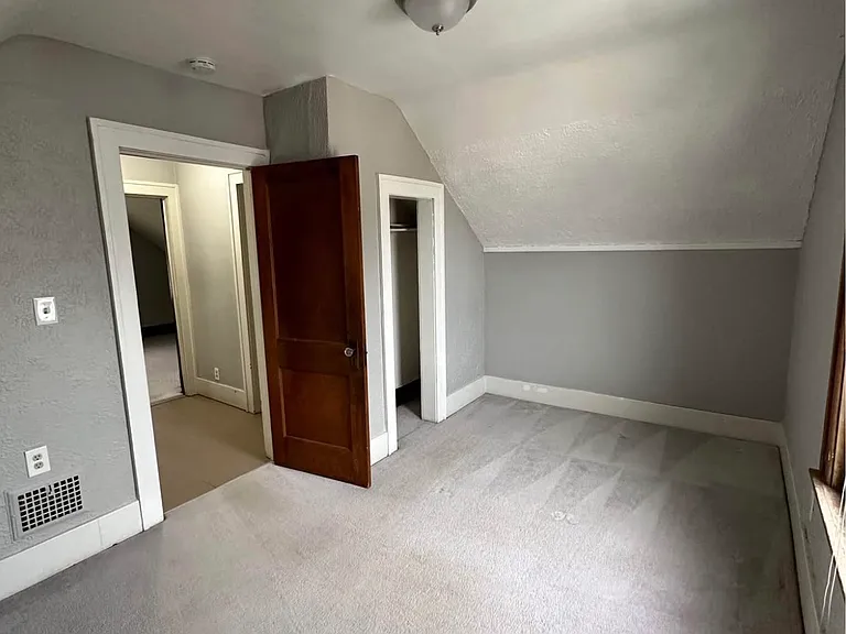 682 Ford Ave — Photo 9