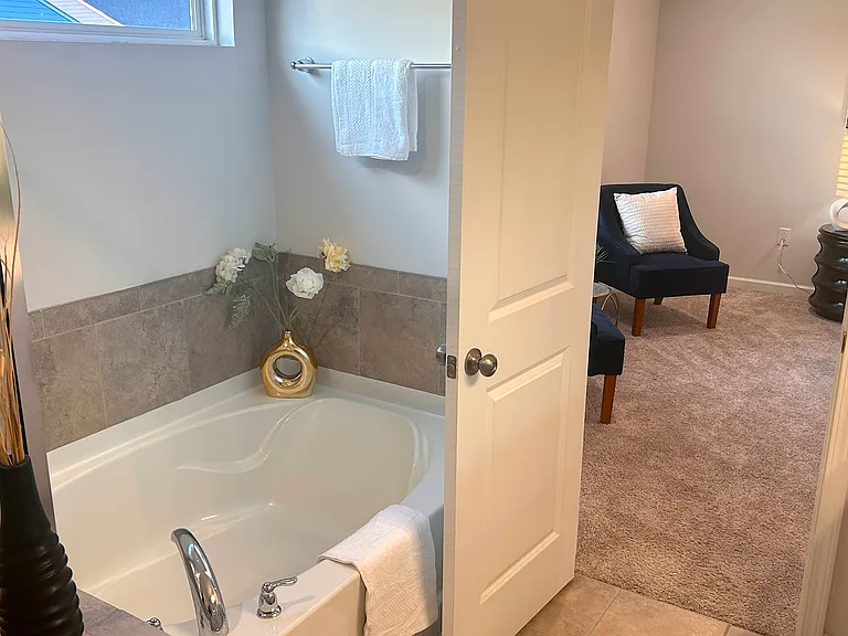 828 Royal Red Ct — Photo 40