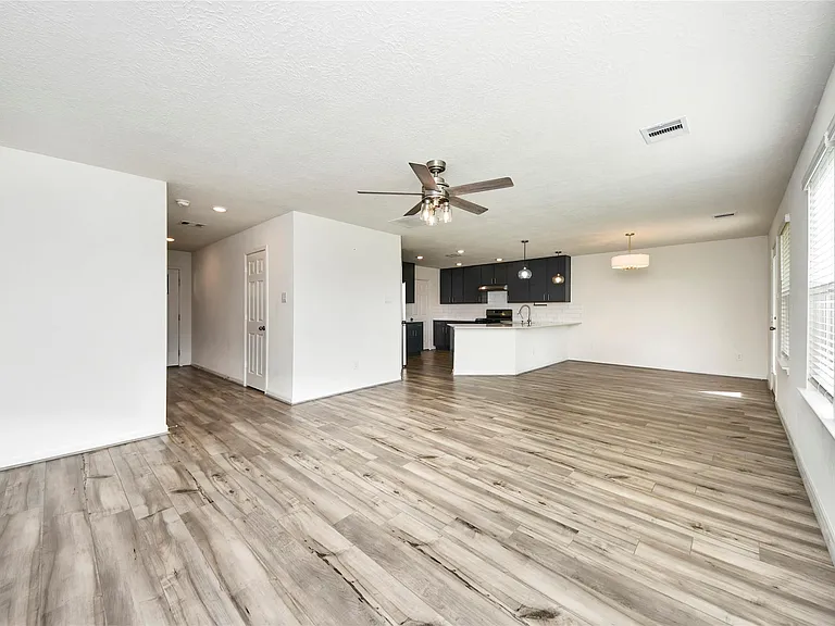 2916 Shimmer Edge Dr — Photo 12