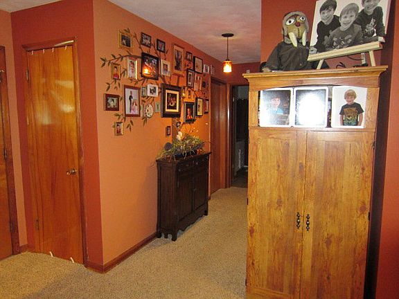 5th image of 1301 Eastbrook Dr