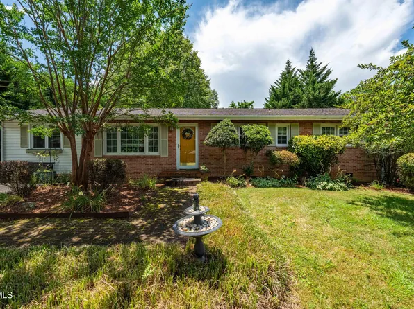 2309 Nave Dr, Johnson City, TN 37601