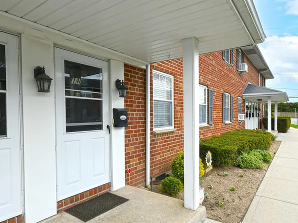 257 Hicksville Road #1N, Bethpage, NY 11714
