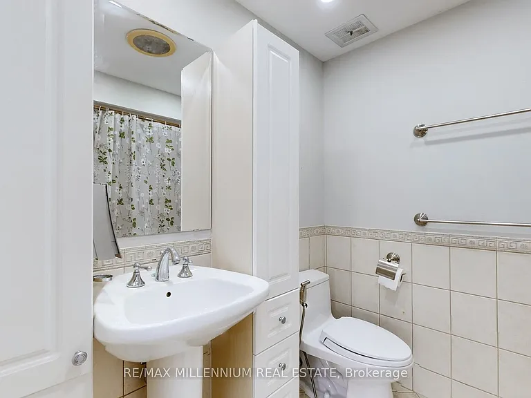 80 Rainier Sq #UPPER — Photo 37