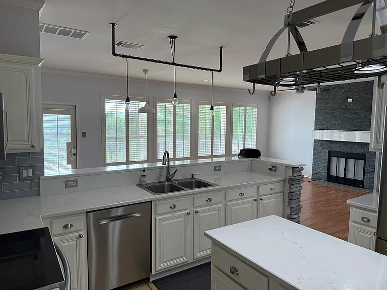 22407 Madison Park — Photo 43