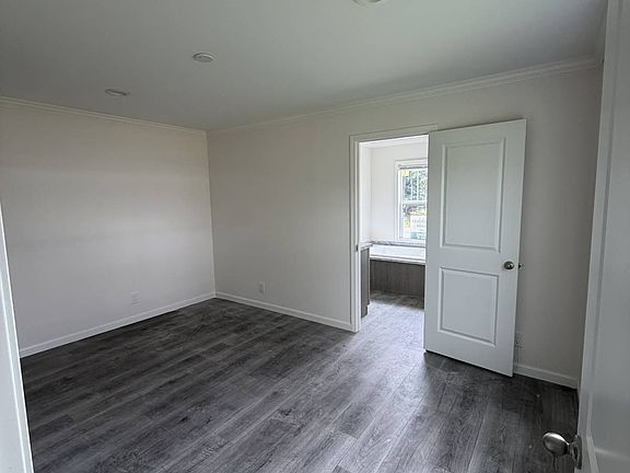 3rd image of 2418 Douglas Rd #101