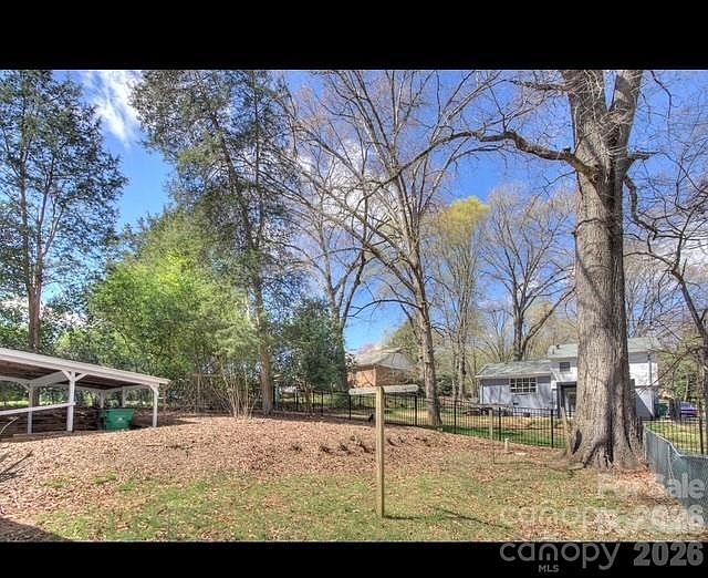 1st image of 7100 Brynhurst Dr