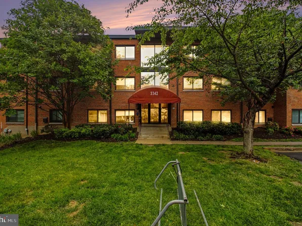 3342 S 28th St APT 403, Alexandria, VA 22302