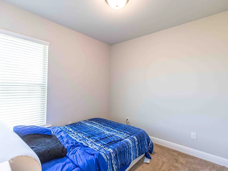 603 Ives Way — Photo 8