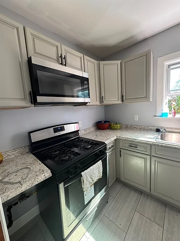 Building Photo - 129 Marchand St #2