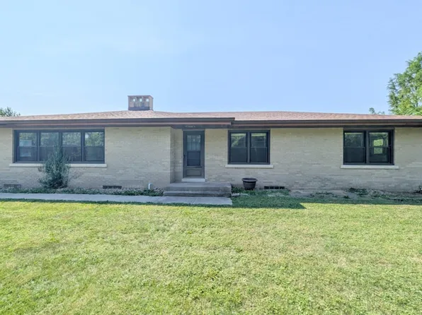 518 W Bittersweet Rd, Washington, IL 61571