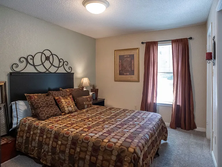 The Summit Apartments — Photo 5