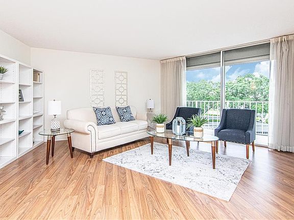 4th image of 2611 Bayshore Blvd APT 305