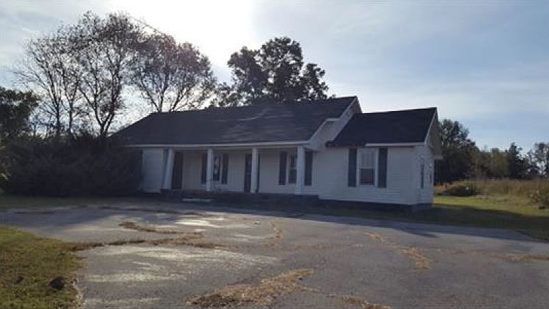 2nd image of 4500 Hwy 77