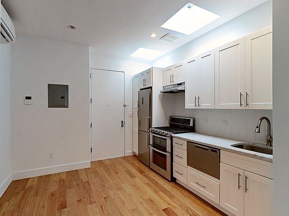 3rd image of 259 Rogers Ave #2RR