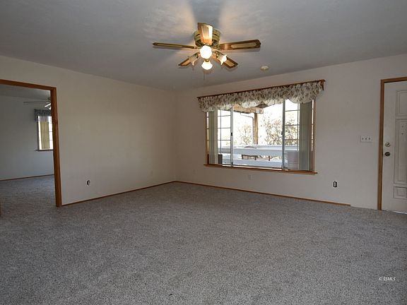 2nd image of 20 Lakeair Dr