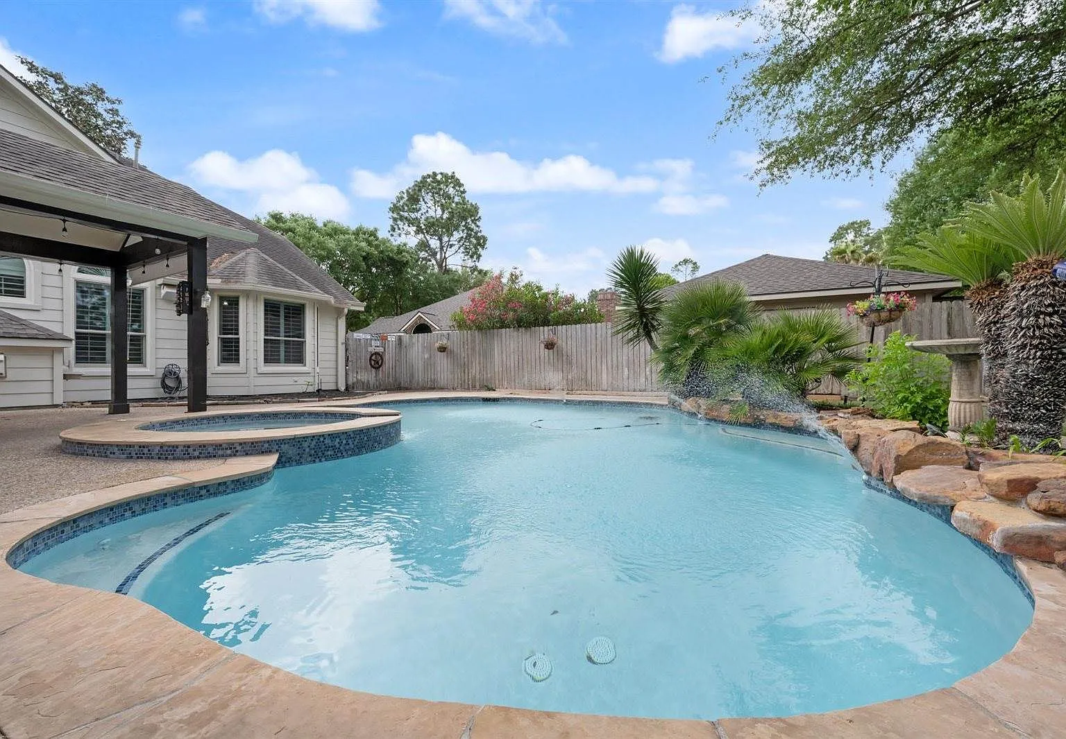 4 bed, 3.5 bath, 3053 sqft, $3,900 — Photo 3