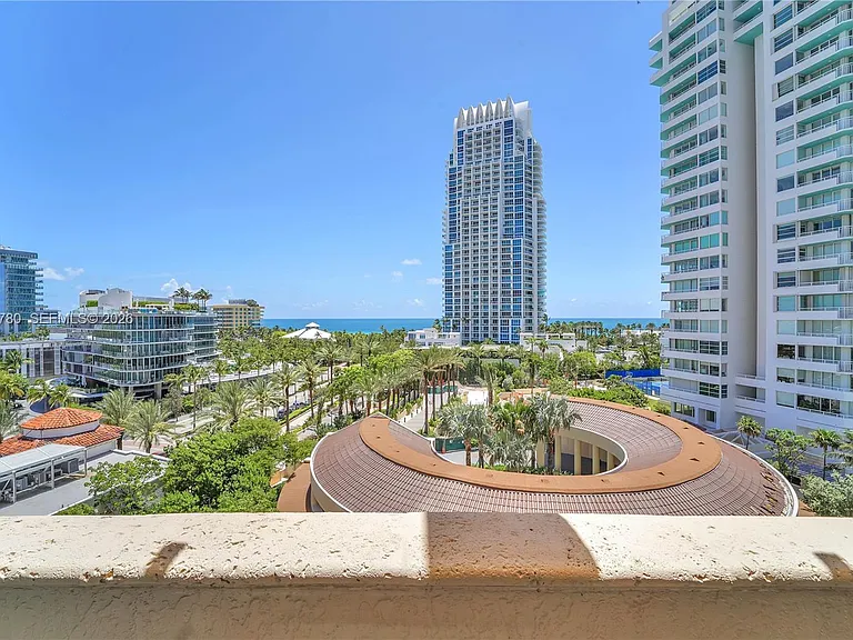 300 S Pointe Dr #809 — Photo 24