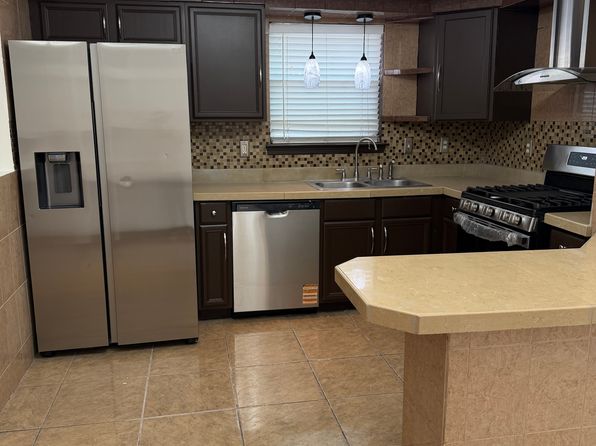 8665 Adriana Ct