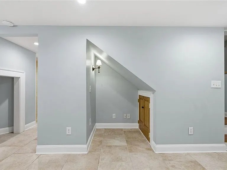 927 Park Ave SE — Photo 33