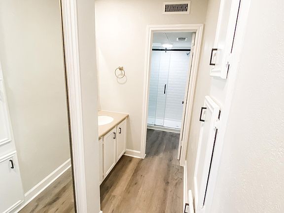 4th image of 1425 April Villas Unit A