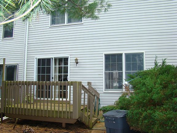 Another view of the deck