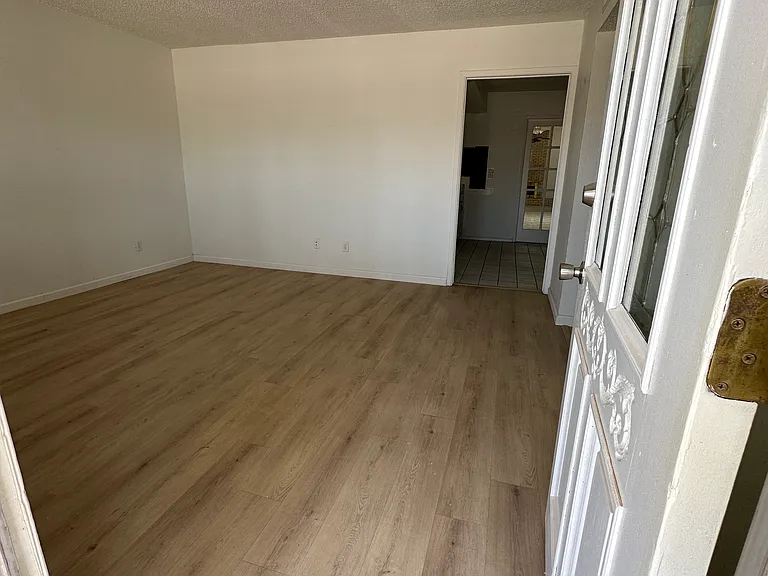 3444 Dundee St — Photo 5