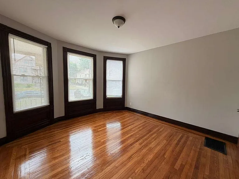 624 Dixwell Ave #1B — Photo 4