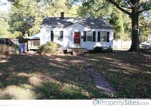 1st image of 641 Clinton Dr