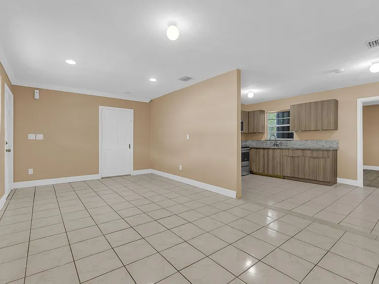 10220 SW 178th St — Photo 10