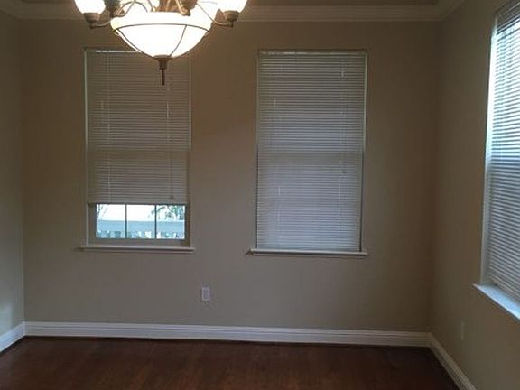 2nd image of 3880 Prosser St