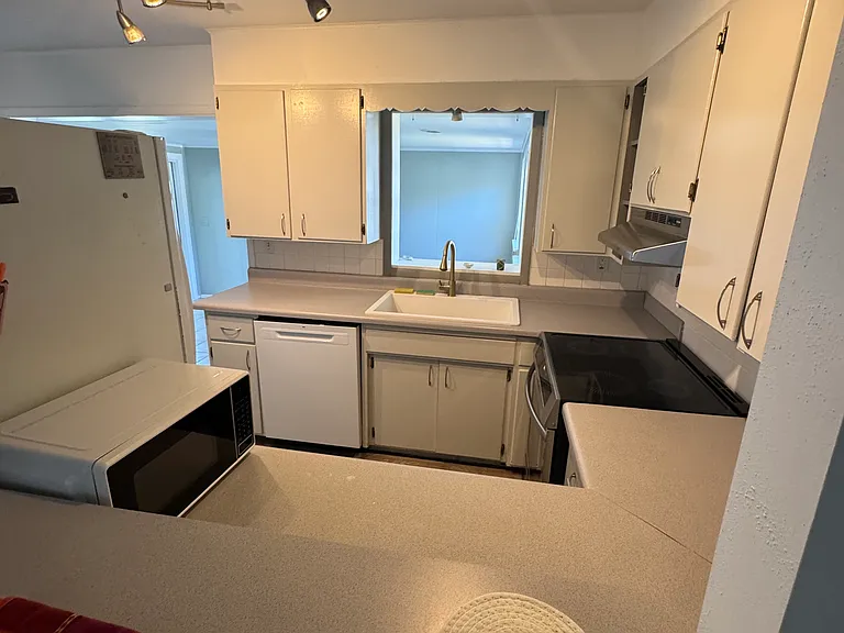 340 Caruso Pl — Photo 10