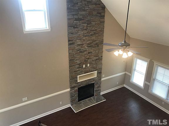 3rd image of 85 Farmland Cir