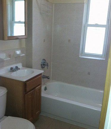 5th image of 1014 E 214th St