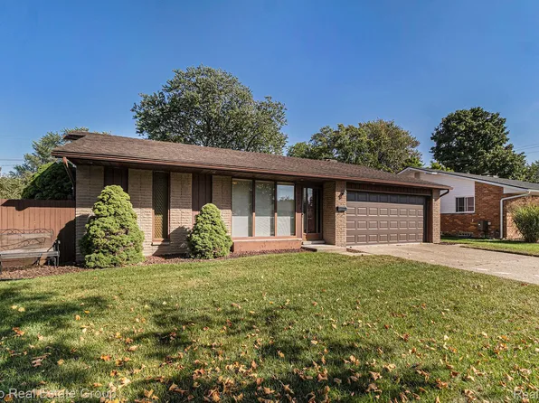 14380 Ramblewood St, Livonia, MI 48154
