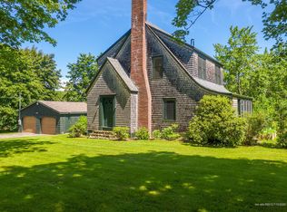 101 Robbins Rd, Hope, ME 04847