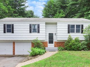 90 Cedar Heights Rd, Stamford, CT 06905