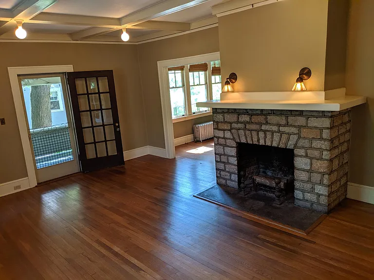 25 Forest Hill Dr — Photo 2