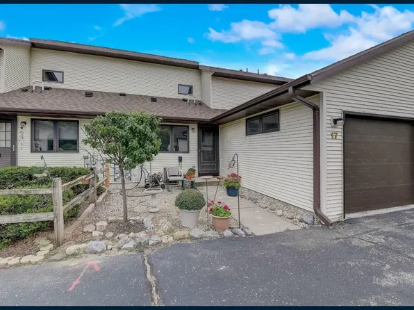 N6963 Rock Lake Rd, Lake Mills, WI 53551