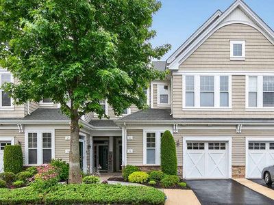 5 Symphony Drive, Lake Grove, NY, 11755